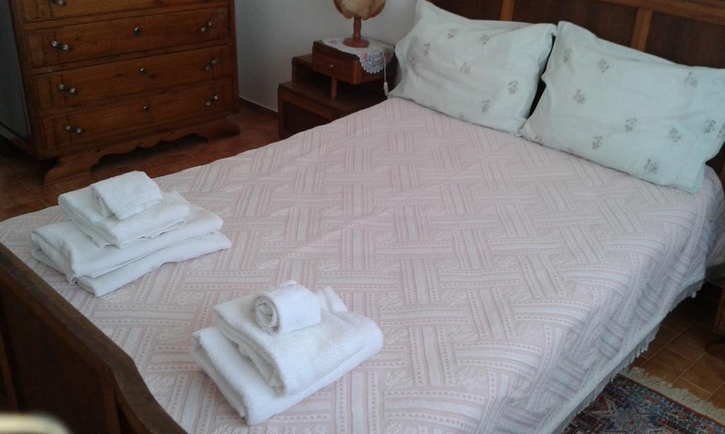 Casa Amarela Guesthouse Lagos Habitación foto