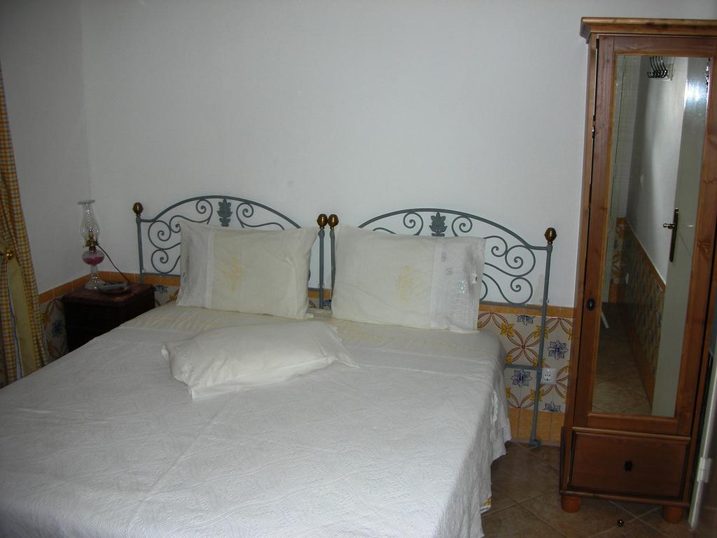 Casa Amarela Guesthouse Lagos Habitación foto